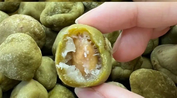 Quả mọc đầy đường ở Việt Nam, sang nước ngo&agrave;i đắt ph&aacute;t sốc- Ảnh 1.