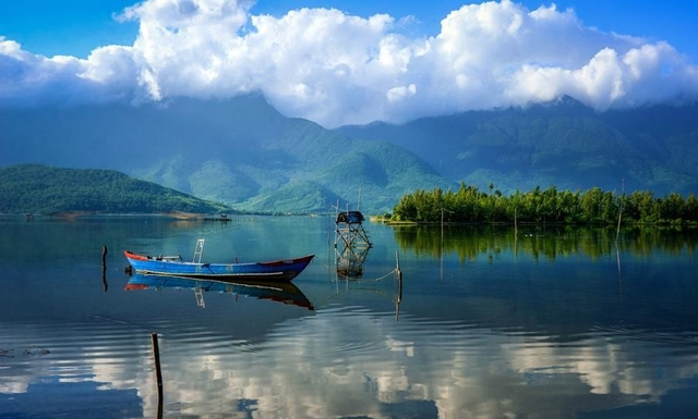 Vượt qua con đèo "thiên hạ đệ nhất hùng quan" dài 20km, có 1 điểm đến được vinh danh trong top vịnh đẹp nhất thế giới: Du khách nhận xét "không khác gì tiên cảnh"- Ảnh 3. Vượt qua con đèo "thiên hạ đệ nhất hùng quan" dài 20km, có 1 điểm đến được vinh danh trong top vịnh đẹp nhất thế giới: Du khách nhận xét "không khác gì tiên cảnh"- Ảnh 3.