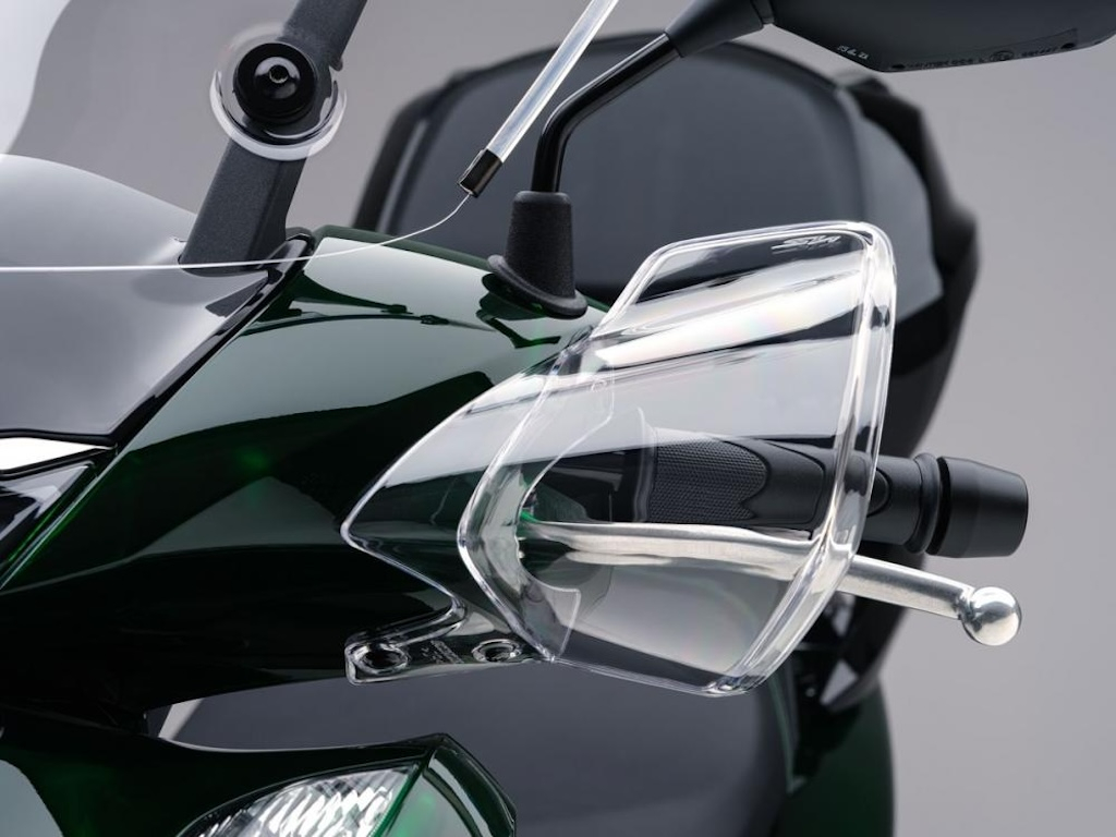 Xe tay ga đặc biệt của Honda nhận ưu đãi cực mạnh: Mua xe tặng bộ quà ngang giá một chiếc Vision- Ảnh 7. Xe tay ga đặc biệt của Honda nhận ưu đãi cực mạnh: Mua xe tặng bộ quà ngang giá một chiếc Vision- Ảnh 7.