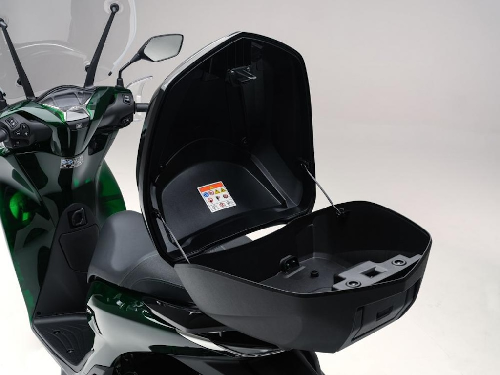 Xe tay ga đặc biệt của Honda nhận ưu đãi cực mạnh: Mua xe tặng bộ quà ngang giá một chiếc Vision- Ảnh 4. Xe tay ga đặc biệt của Honda nhận ưu đãi cực mạnh: Mua xe tặng bộ quà ngang giá một chiếc Vision- Ảnh 4.