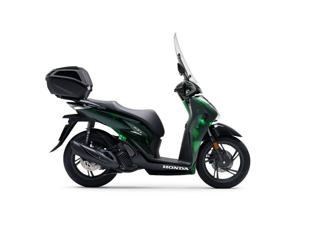 Xe tay ga đặc biệt của Honda nhận ưu đãi cực mạnh: Mua xe tặng bộ quà ngang giá một chiếc Vision- Ảnh 9. Xe tay ga đặc biệt của Honda nhận ưu đãi cực mạnh: Mua xe tặng bộ quà ngang giá một chiếc Vision- Ảnh 9.