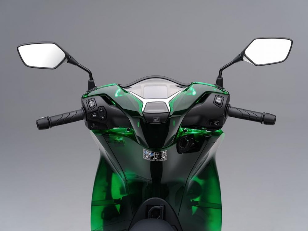 Xe tay ga đặc biệt của Honda nhận ưu đãi cực mạnh: Mua xe tặng bộ quà ngang giá một chiếc Vision- Ảnh 2. Xe tay ga đặc biệt của Honda nhận ưu đãi cực mạnh: Mua xe tặng bộ quà ngang giá một chiếc Vision- Ảnh 2.