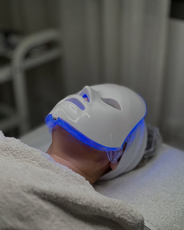 Muốn da mặt căng bóng bất chấp nắng hè: Serum, kem dưỡng là không đủ, chị em Muốn da mặt căng bóng bất chấp nắng hè: Serum, kem dưỡng là không đủ, chị em