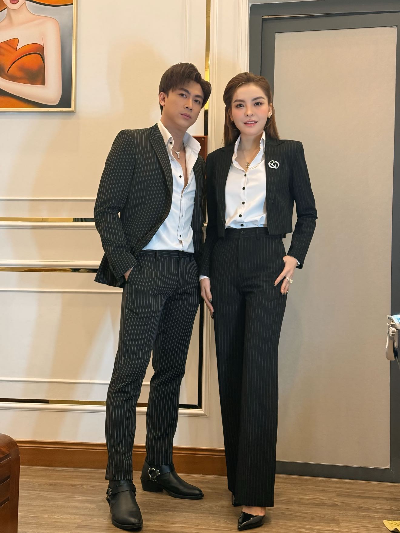 Vbiz có 1 cặp đôi mới: Hint hôn má, sống chung nhà đủ cả, chính chủ vẫn chối đây đẩy chuyện yêu?- Ảnh 7.