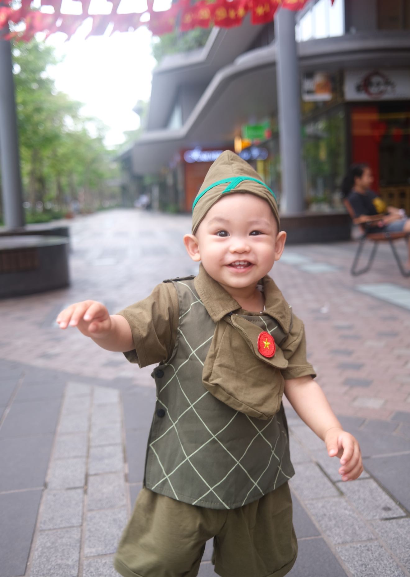 Hội cầu thủ nổi tiếng rầm rộ khoe ảnh cùng con yêu nước: Tự hào màu cờ sắc áo từ sân cỏ đến ngoài đời- Ảnh 3.