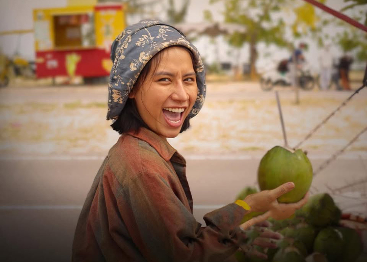 Nữ diễn viên duy nhất đóng 2 phim dịp lễ: “Tôi vẫn ở nhà thuê, đi xe công nghệ”- Ảnh 2. Nữ diễn viên duy nhất đóng 2 phim dịp lễ: “Tôi vẫn ở nhà thuê, đi xe công nghệ”- Ảnh 2.
