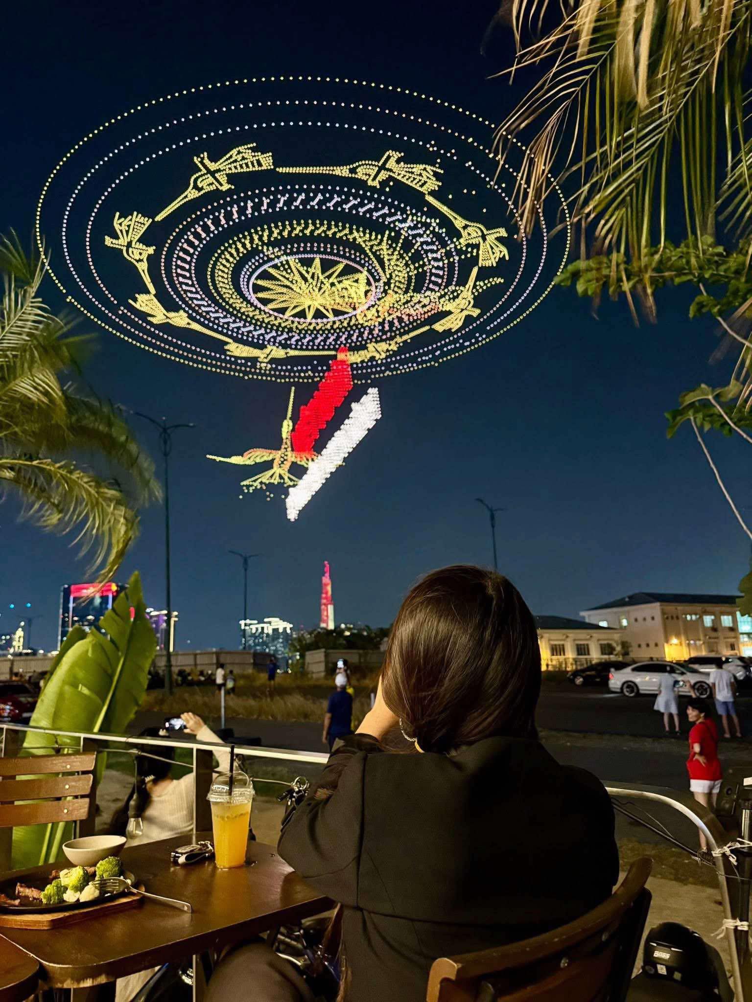 Kêu gọi trả drone cho BTC, quán cà phê tại TP.HCM có một hành động khiến ai thấy cũng tấm tắc khen- Ảnh 4.