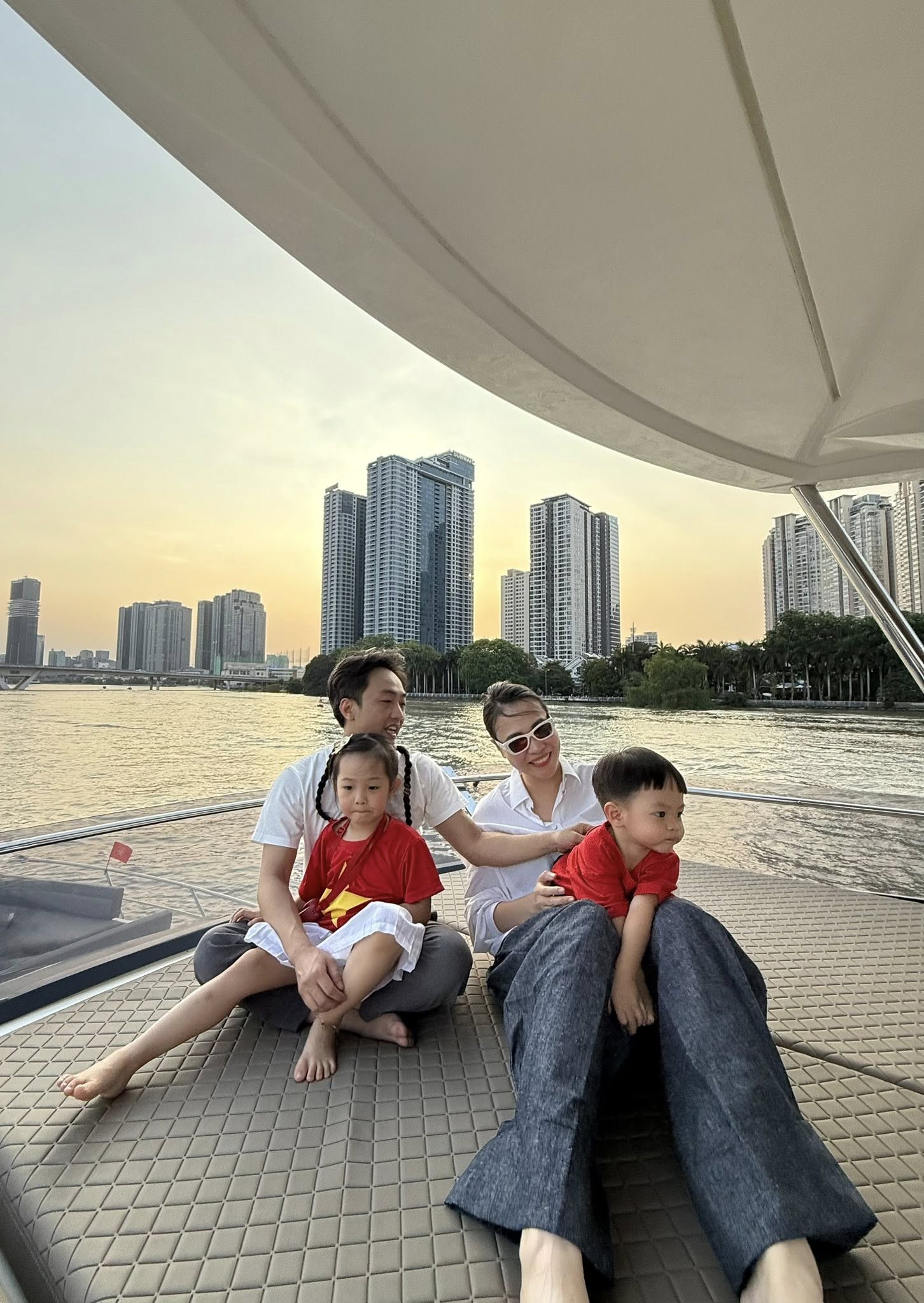 Subeo bị soi vắng mặt trong ảnh gia đình, Cường Đô La nói đúng 1 câu- Ảnh 1.