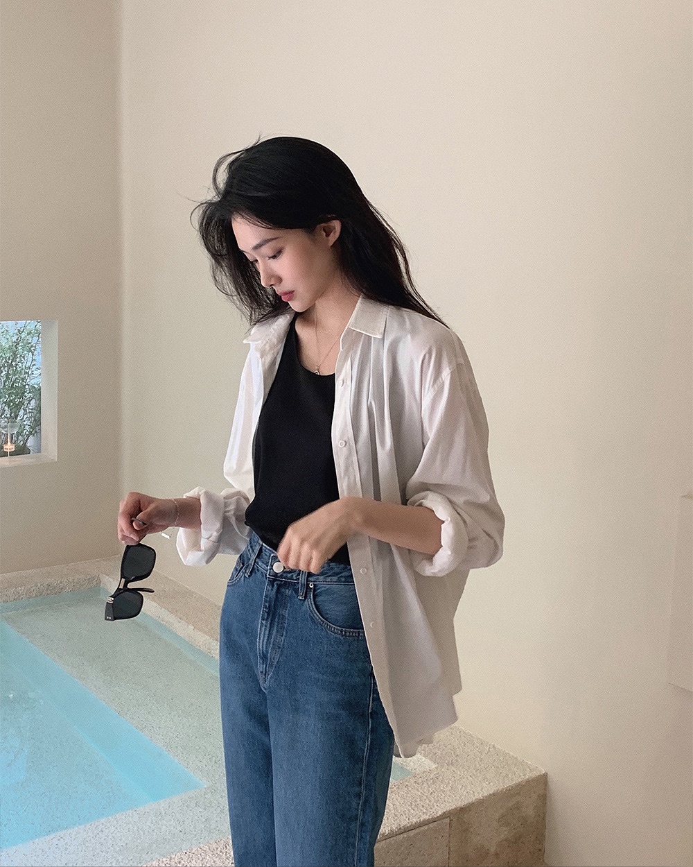6 cách diện sơ mi ưng mắt tuyệt đối khi đi du lịch- Ảnh 12. 6 cách diện sơ mi ưng mắt tuyệt đối khi đi du lịch- Ảnh 12.
