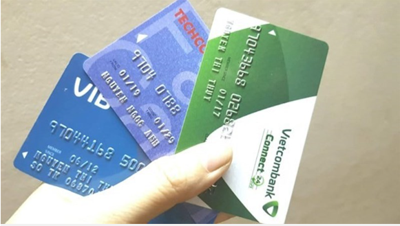 Nhiều ngân hàng thông báo thời điểm ngừng giao dịch thẻ từ ATM- Ảnh 1.