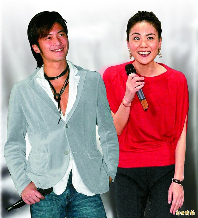 Câu hỏi chưa lời giải của showbiz: Tạ Đình Phong và Vương Phi vượt qua tất cả để tái hợp nhưng 11 năm vẫn không kết hôn- Ảnh 2.