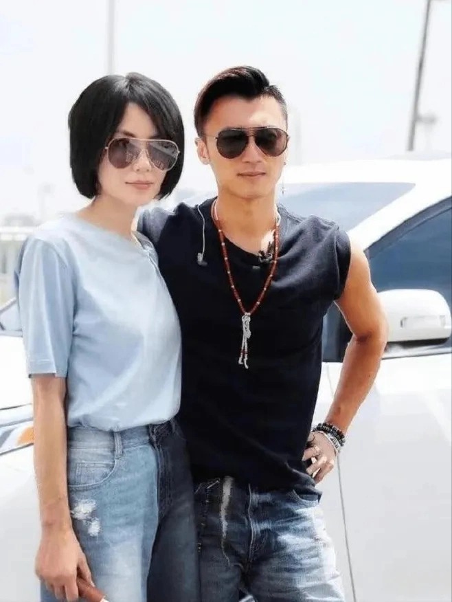 Câu hỏi chưa lời giải của showbiz: Tạ Đình Phong và Vương Phi vượt qua tất cả để tái hợp nhưng 11 năm vẫn không kết hôn- Ảnh 3.