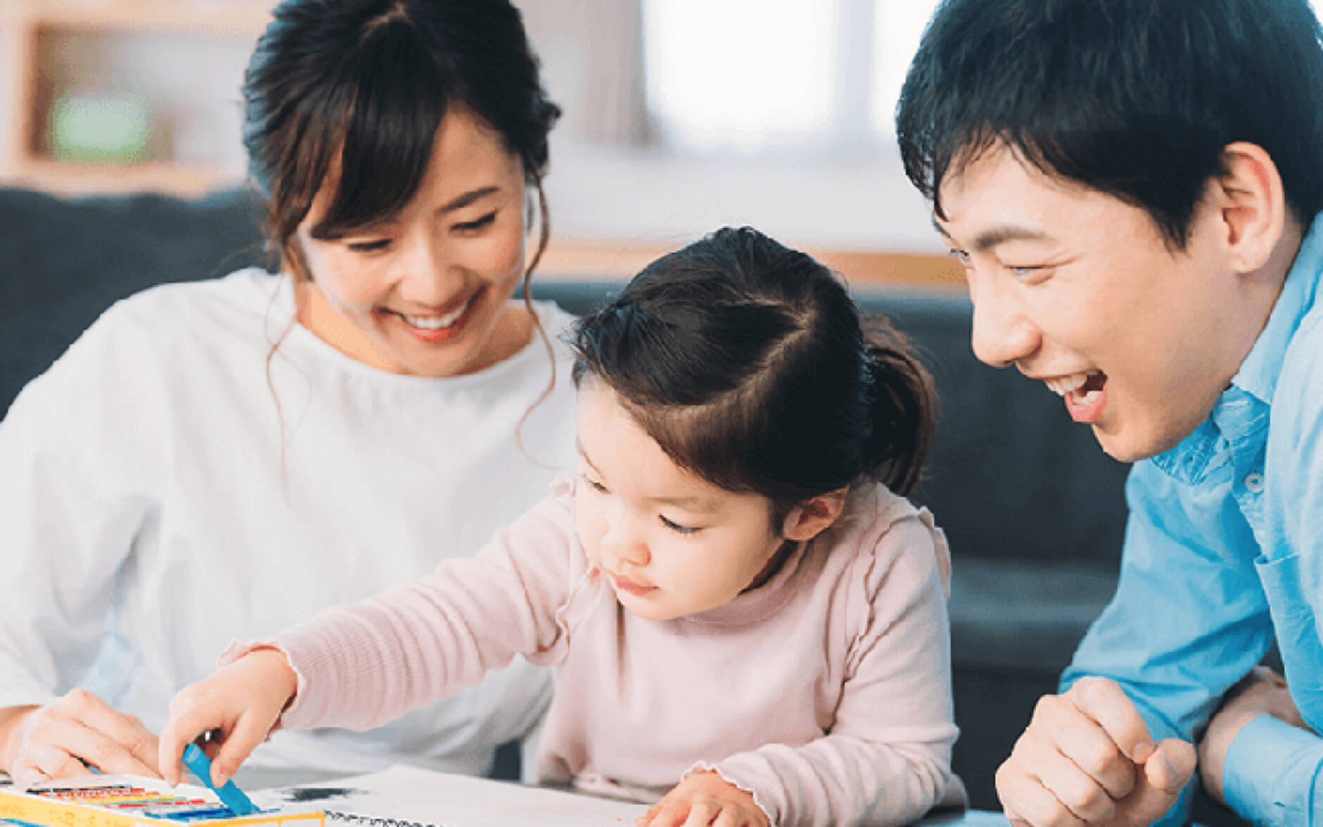 Đoạn clip người mẹ trừng phạt con gái khiến nhiều người phải tắt vội vì vượt qua cả giới hạn chịu đựng- Ảnh 3.