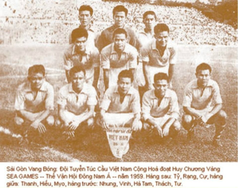 Chuyện chưa kể về trận cầu thống nhất Bắc - Nam sau ngày non sông liền một dải- Ảnh 2.