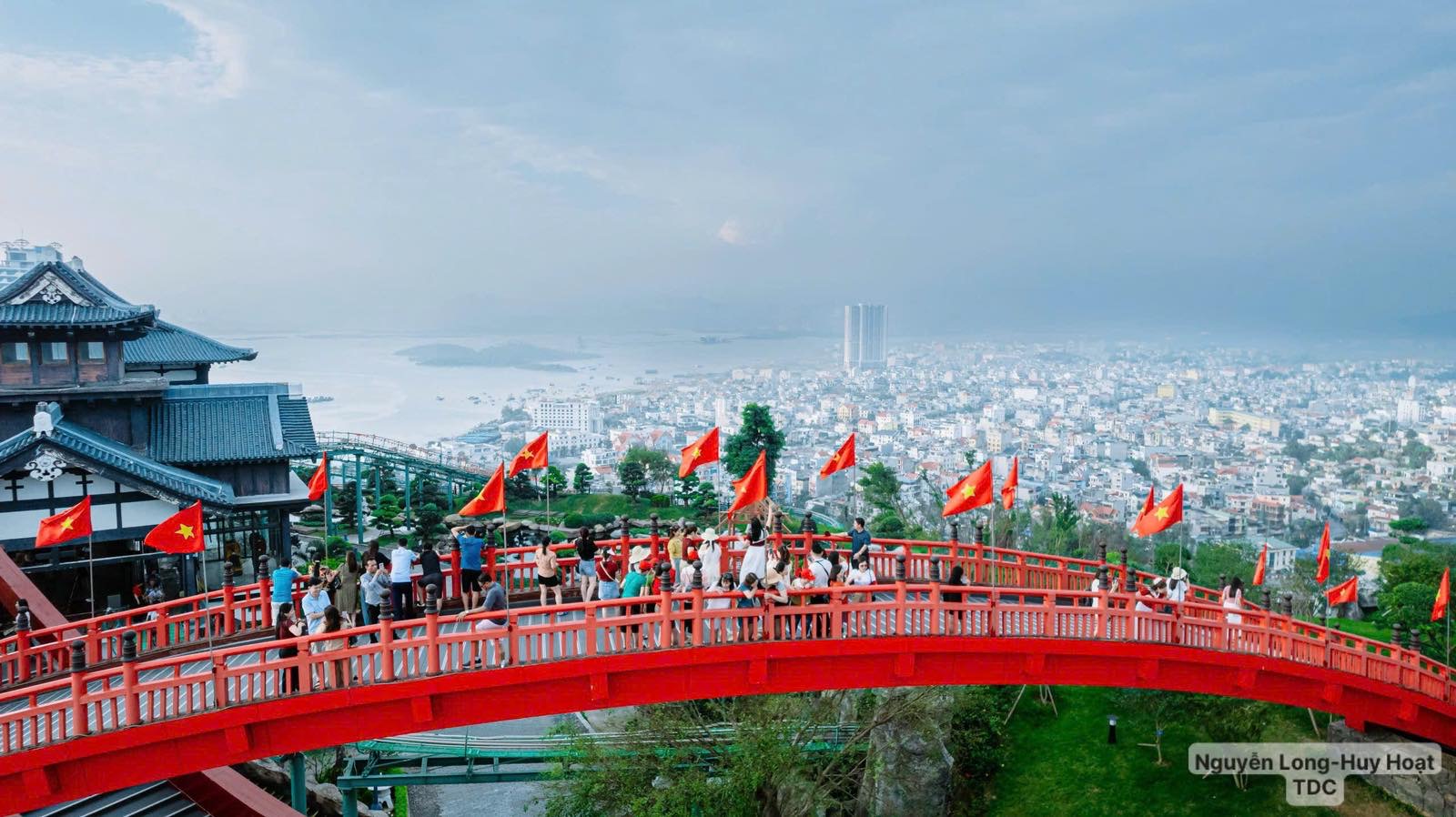 Cảnh tượng đông nghịt ngày 1/5 ở các điểm du lịch khắp cả nước, một nơi giữ vững độ hot- Ảnh 15.