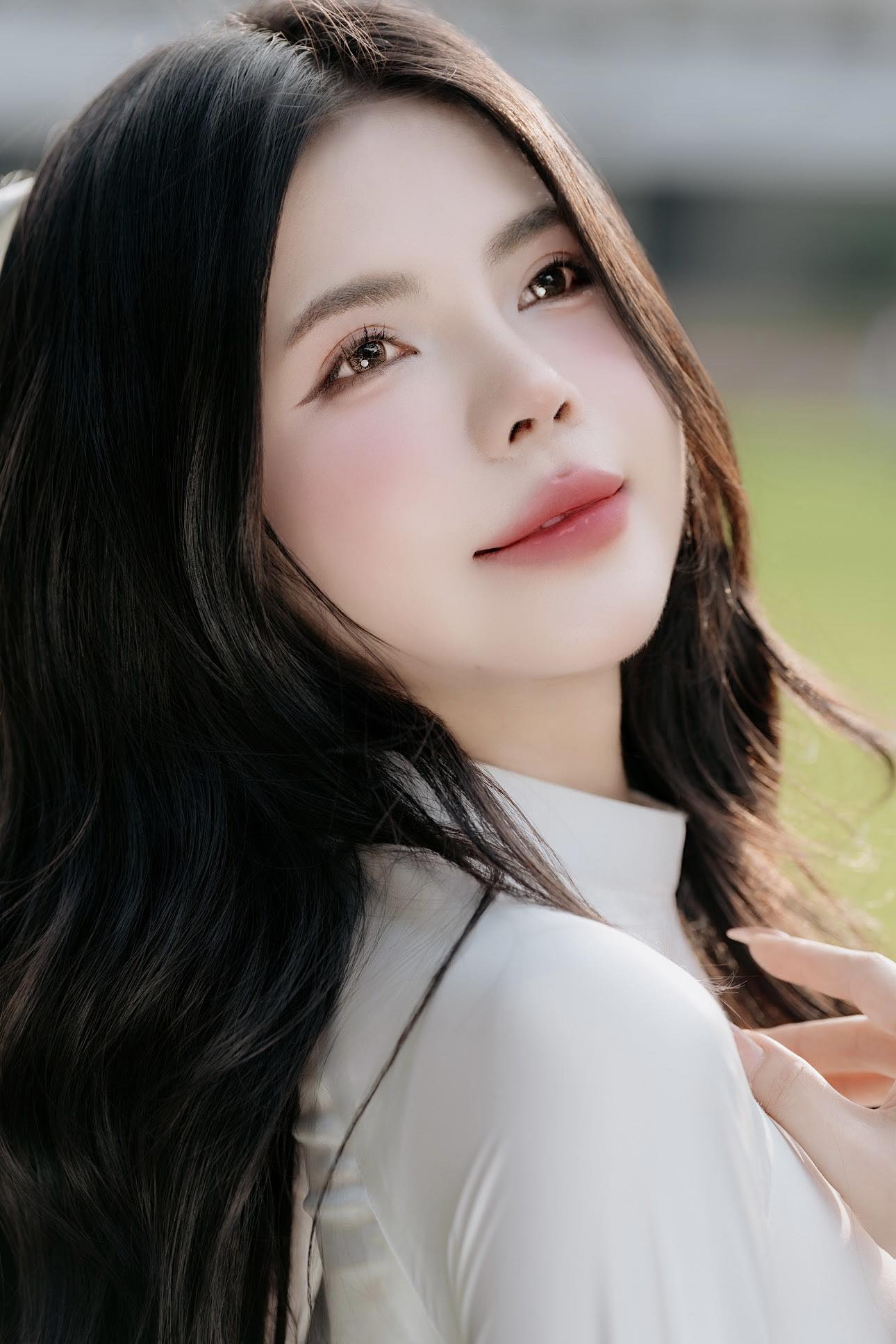 Mai Dora tung loạt ảnh áo dài chào mừng ngày 30-4 khiến dân tình 