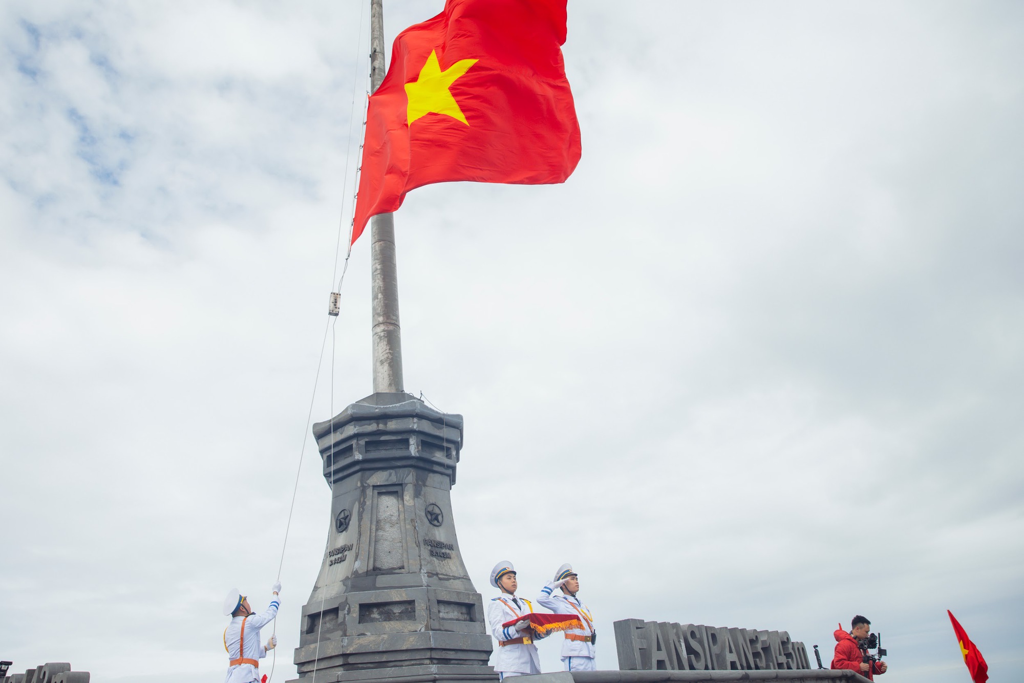 Top điểm du lịch miền Bắc “nóng” nhất lúc này- Ảnh 2.