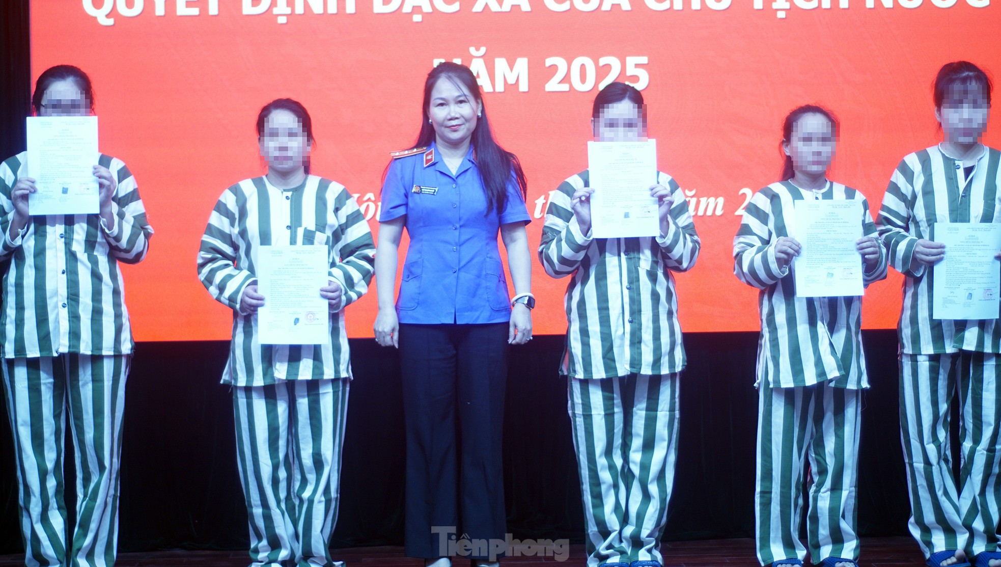 Công an Hà Nội công bố Quyết định đặc xá cho 139 phạm nhân dịp 30/4- Ảnh 9.