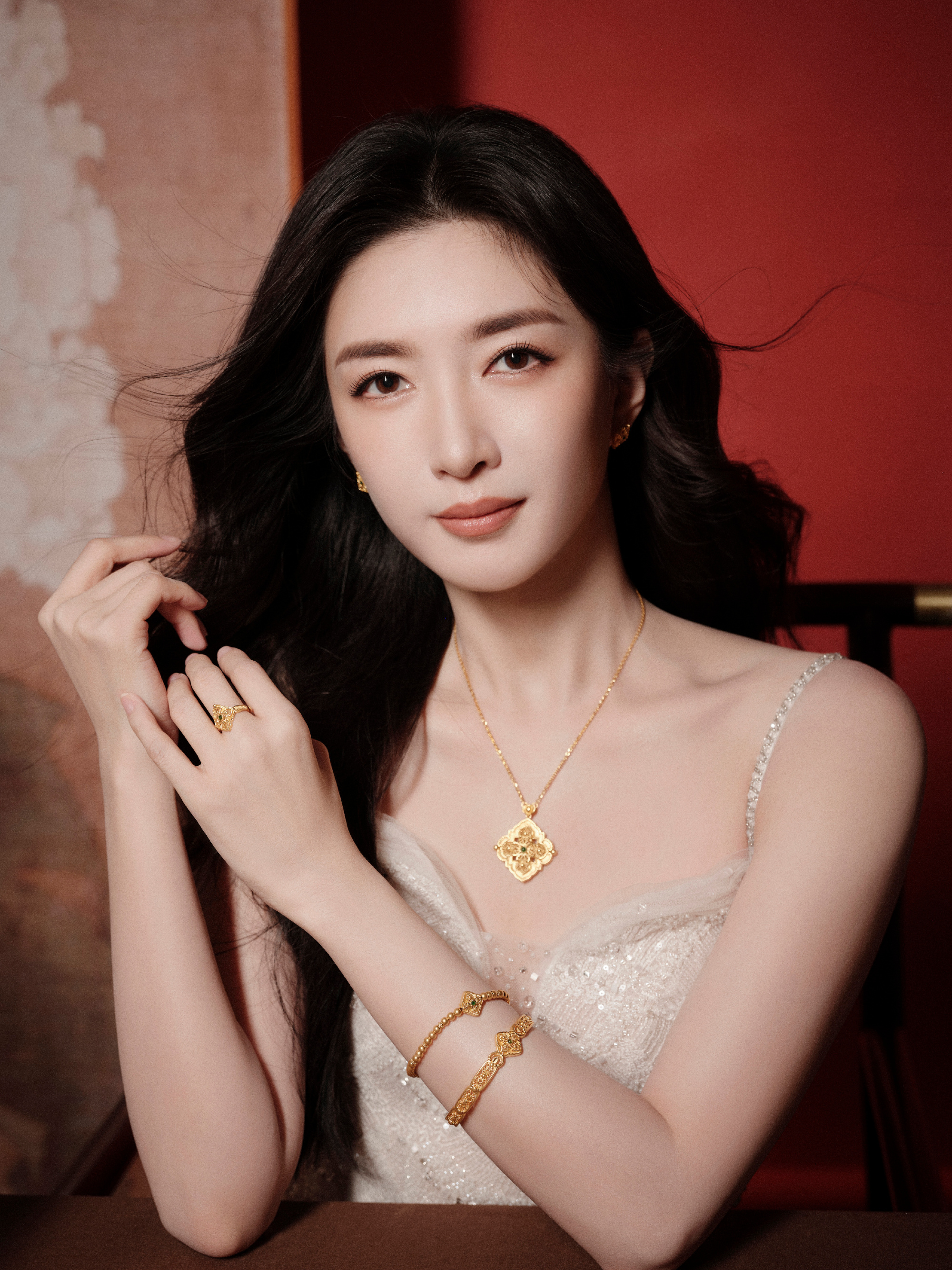 "Mỹ nhân khí chất nhất showbiz" nghi lén sinh con ngoài giá thú cho đại gia, cái tên này bị réo gọi ngay và luôn!- Ảnh 1.
