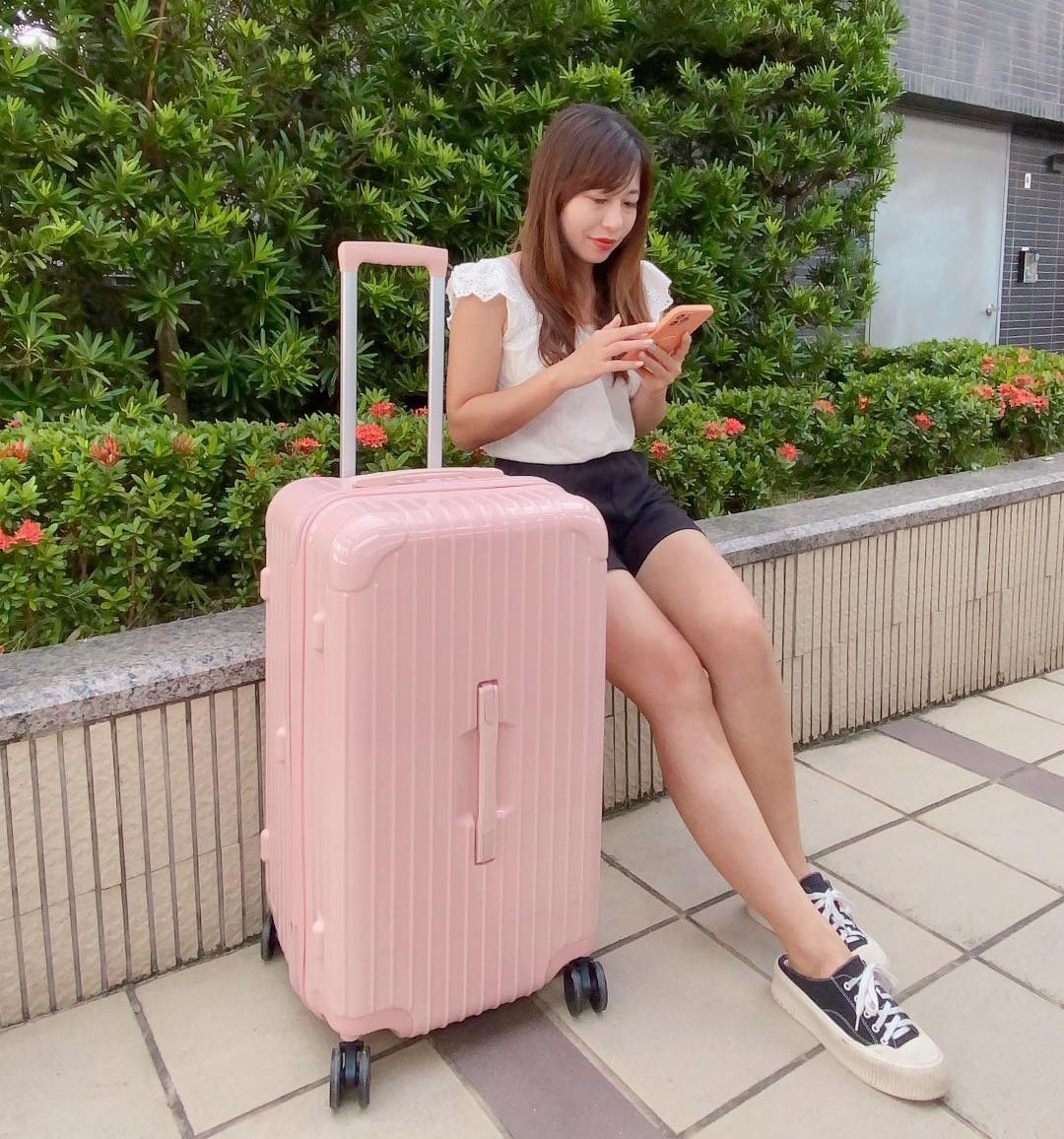 Tôi 45 tuổi, đi du lịch 5 ngày chỉ mang vali 7kg: Danh sách đồ cần mang - mẹo xếp vali gọn mà vẫn đủ dùng- Ảnh 1.