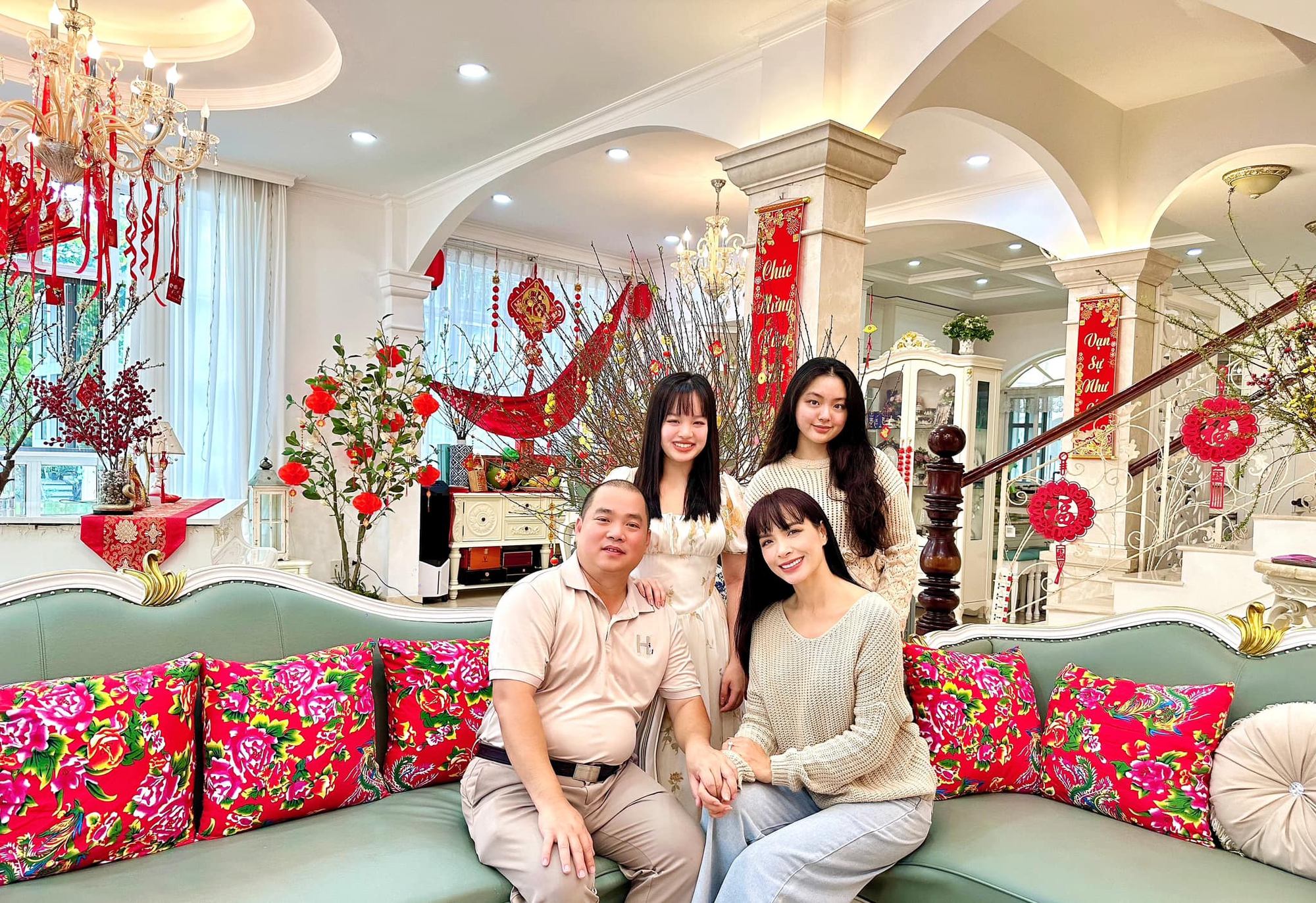 Dụi mắt nhận không ra visual tiểu thư nhà siêu mẫu Vbiz, tuổi 18 khác lạ thế này!- Ảnh 5.