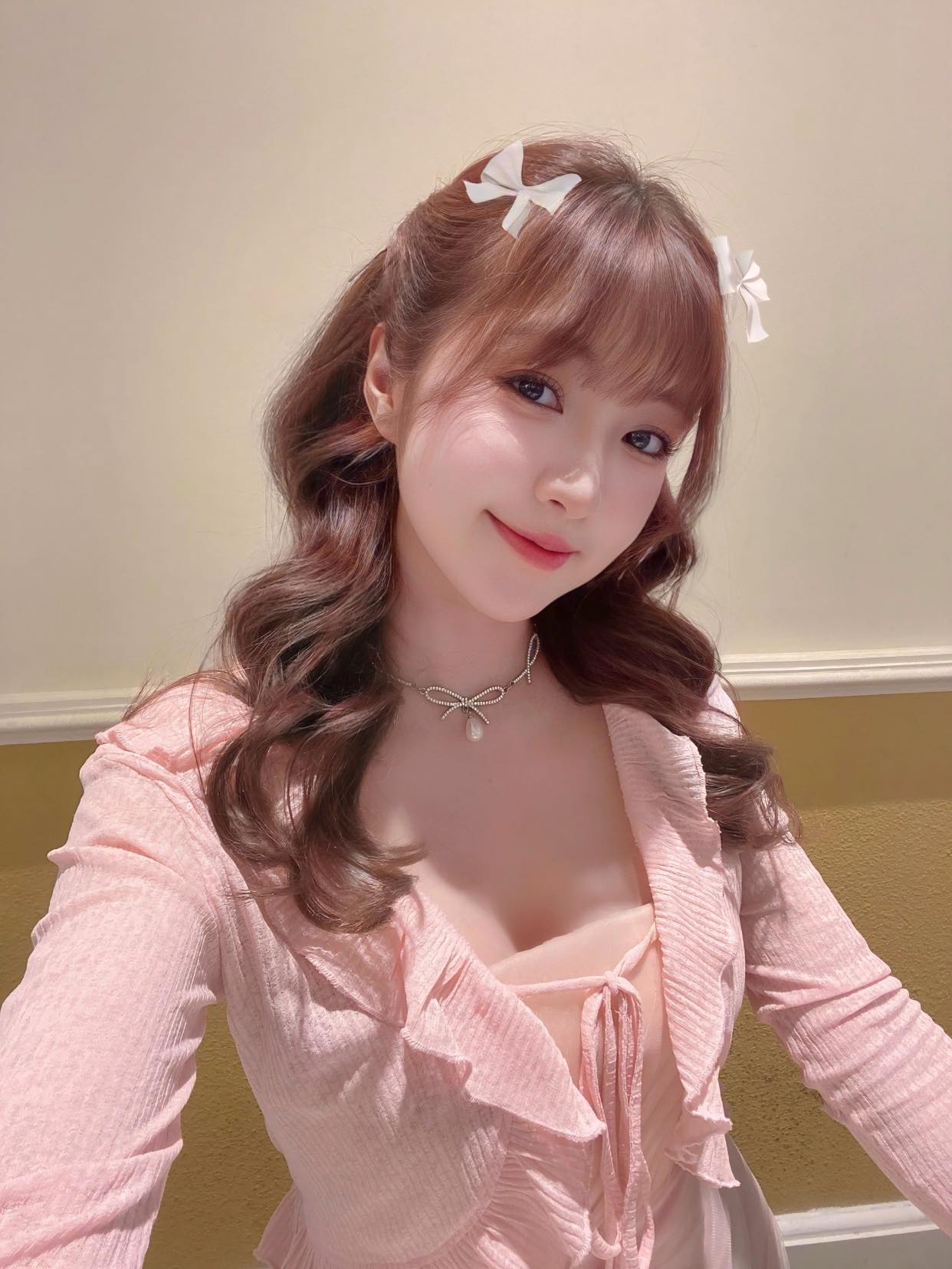 Như Hexi thả dáng khoe đôi chân ngọc ngà, fan phải thốt lên vì độ bạo của nữ streamer- Ảnh 9.