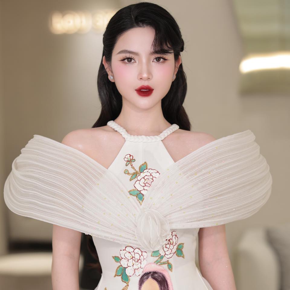 Top 3 nàng WAGs thị phi nhất: Thuỷ Tiên, Chu Thanh Huyền và 1 tiểu thư một lần vạ miệng ở ẩn vài năm- Ảnh 4.