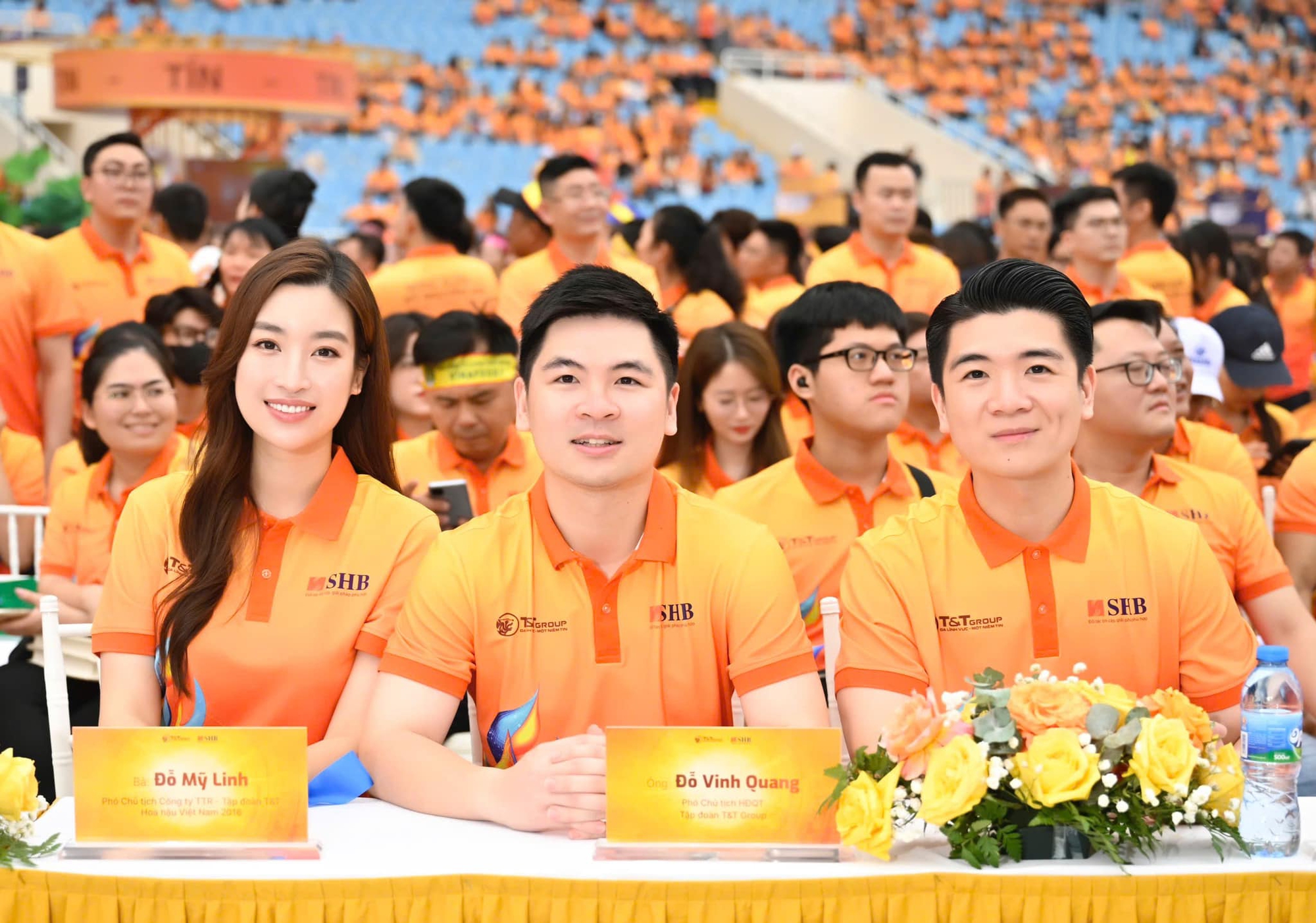 "Dâu hào môn không chỉ đi làm cho vui", Phó Chủ tịch Đỗ Mỹ Linh thức tới 3h sáng hỗ trợ bầu Hiển gây sốt- Ảnh 3.