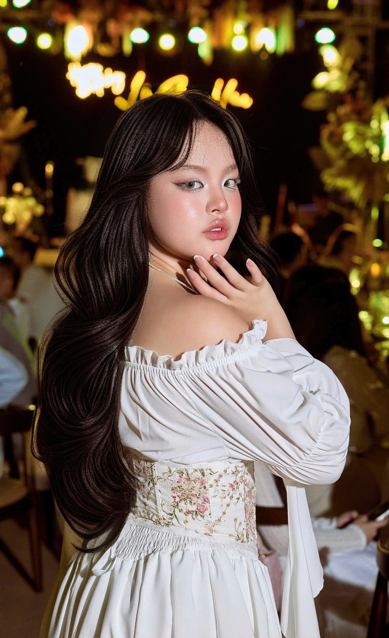 Dụi mắt nhận không ra visual tiểu thư nhà siêu mẫu Vbiz, tuổi 18 khác lạ thế này!- Ảnh 2.