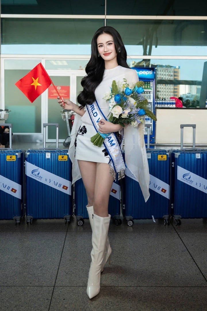 Hoa hậu Ý Nhi giữ phong độ ra sao trong ngày đầu nhập cuộc Miss World?- Ảnh 1. Hoa hậu Ý Nhi giữ phong độ ra sao trong ngày đầu nhập cuộc Miss World?- Ảnh 1.
