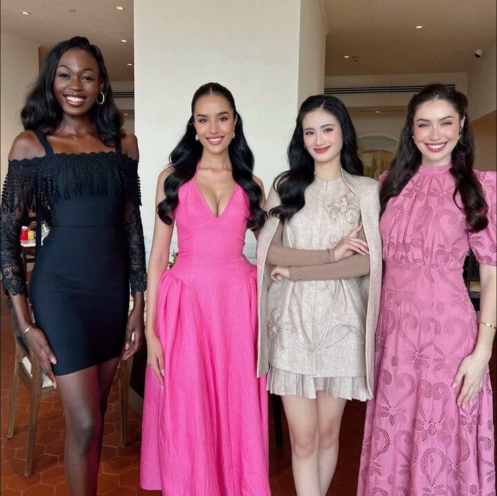 Hoa hậu Ý Nhi giữ phong độ ra sao trong ngày đầu nhập cuộc Miss World?- Ảnh 4. Hoa hậu Ý Nhi giữ phong độ ra sao trong ngày đầu nhập cuộc Miss World?- Ảnh 4.