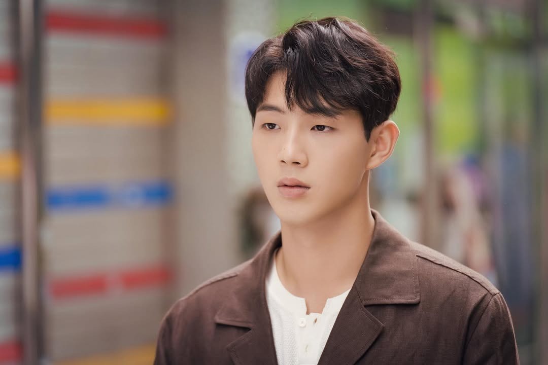 Ji Soo lộ video công khai tán tỉnh người khác giới tại bãi biển?- Ảnh 3.