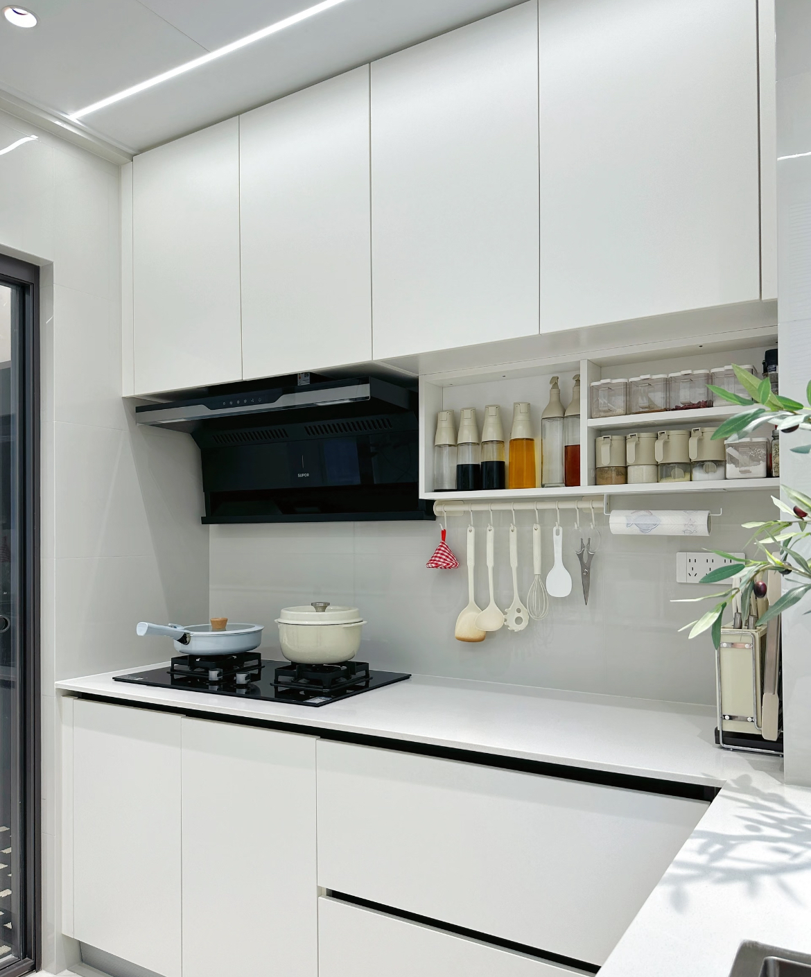 7 cách cất gia vị giúp căn bếp gọn gàng bất ngờ, ai từng khổ sở vì 