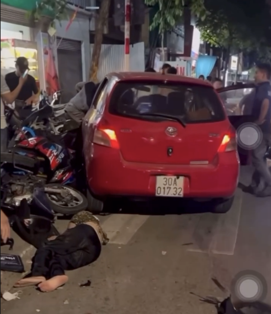 Vụ tai nạn liên hoàn ở Hà Nội: Nạn nhân kể lại giây phút bị ô tô tông trúng, tỉnh dậy đã ở trong viện- Ảnh 5.