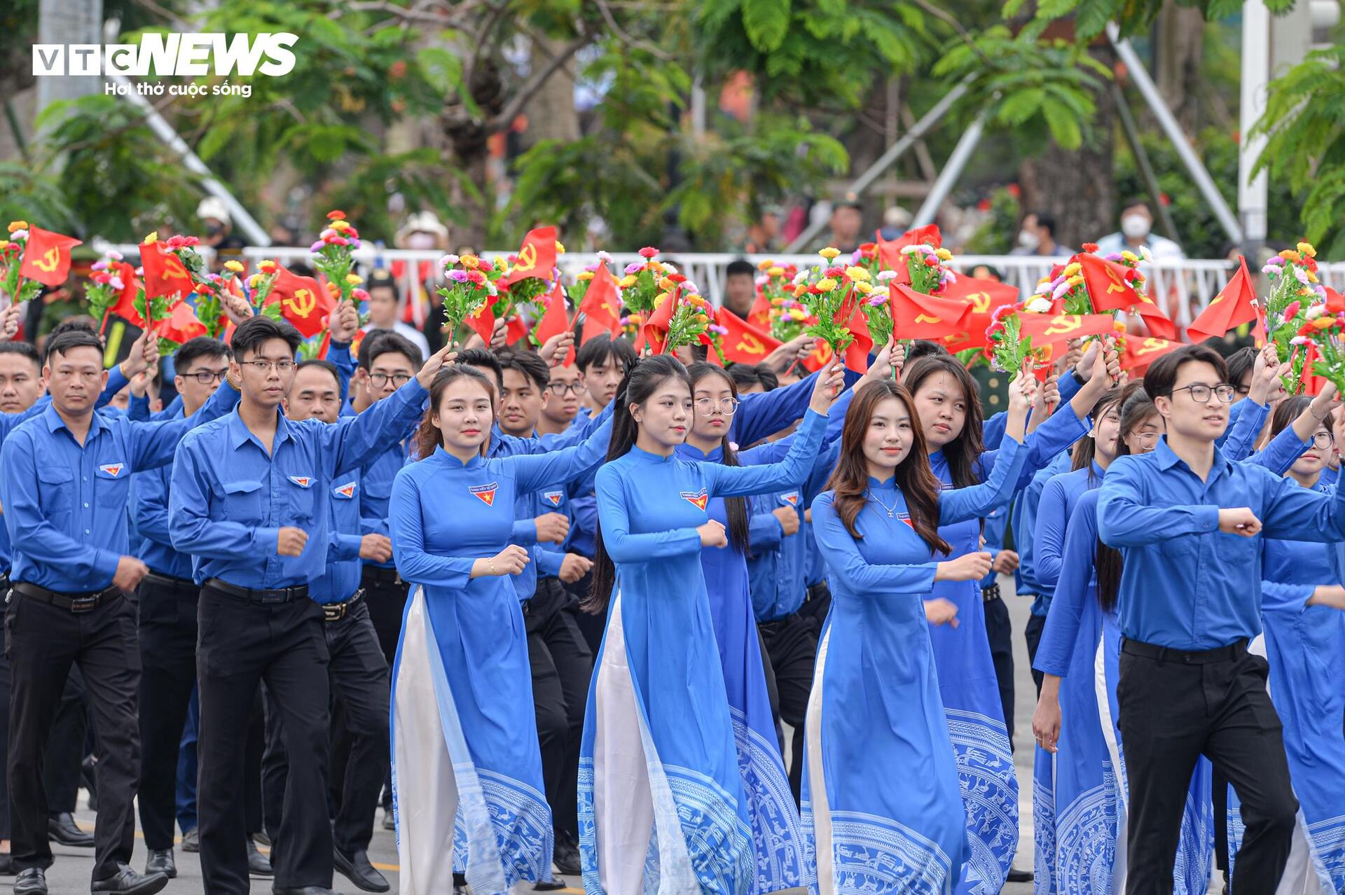Cận cảnh tổng duyệt diễu binh, diễu hành mừng 70 năm Ngày Giải phóng Hải Phòng- Ảnh 19.