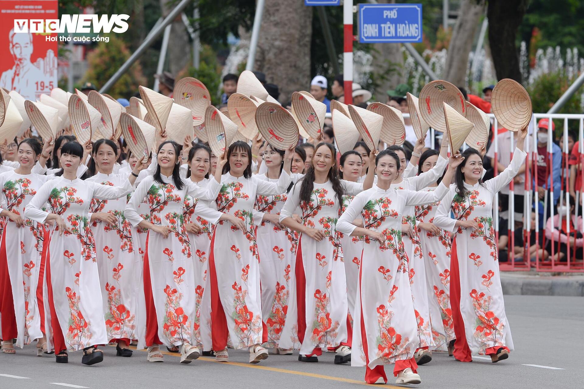 Cận cảnh tổng duyệt diễu binh, diễu hành mừng 70 năm Ngày Giải phóng Hải Phòng- Ảnh 11.