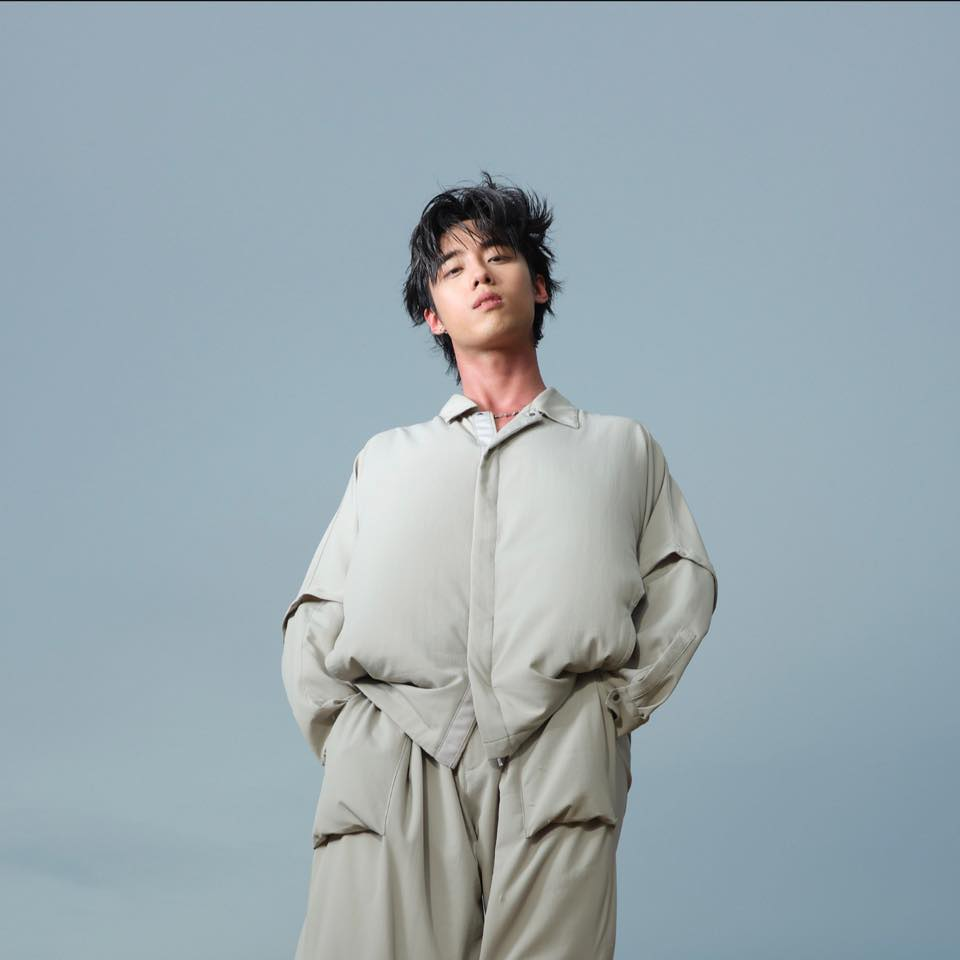Cú sốc khi đu idol quốc nội: Nam ca sĩ Vbiz đi muộn bị mẹ mắng, lập tức "tác động vật lý" giữa hàng trăm máy quay- Ảnh 4.