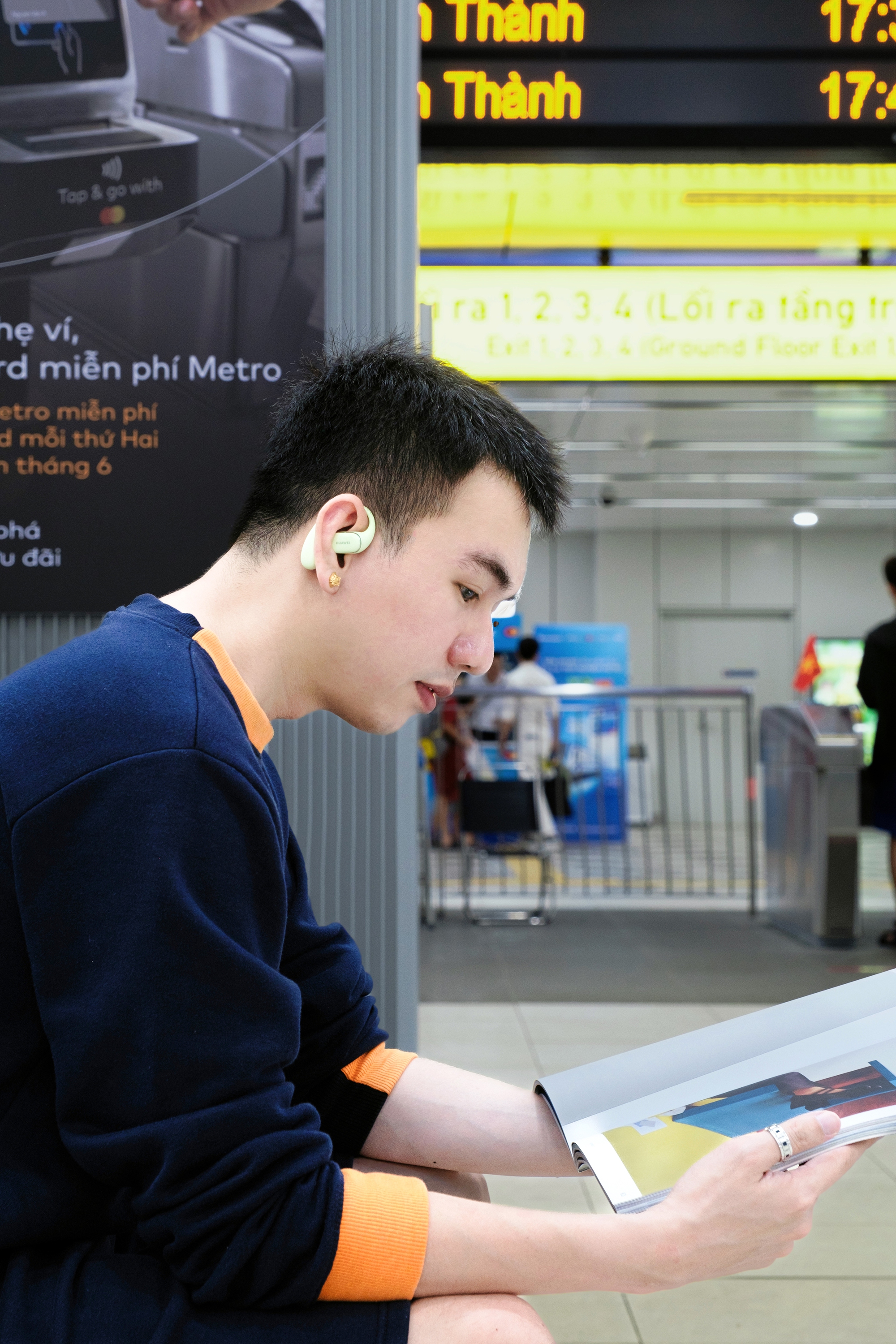 Trải nghiệm mẫu tai nghe độc lạ, vừa nghe nhạc vừa “hóng” được mọi thứ xung quanh!- Ảnh 4.