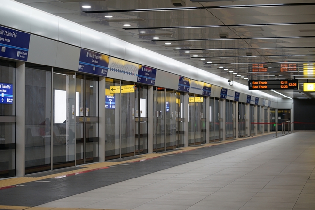 Thực hư Metro số 1 cấm chụp ảnh: Địa điểm sống ảo đình đám của giới trẻ TP.HCM có còn tự do check-in?- Ảnh 2.