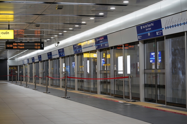 Thực hư Metro số 1 cấm chụp ảnh: Địa điểm sống ảo đình đám của giới trẻ TP.HCM có còn tự do check-in?- Ảnh 3.