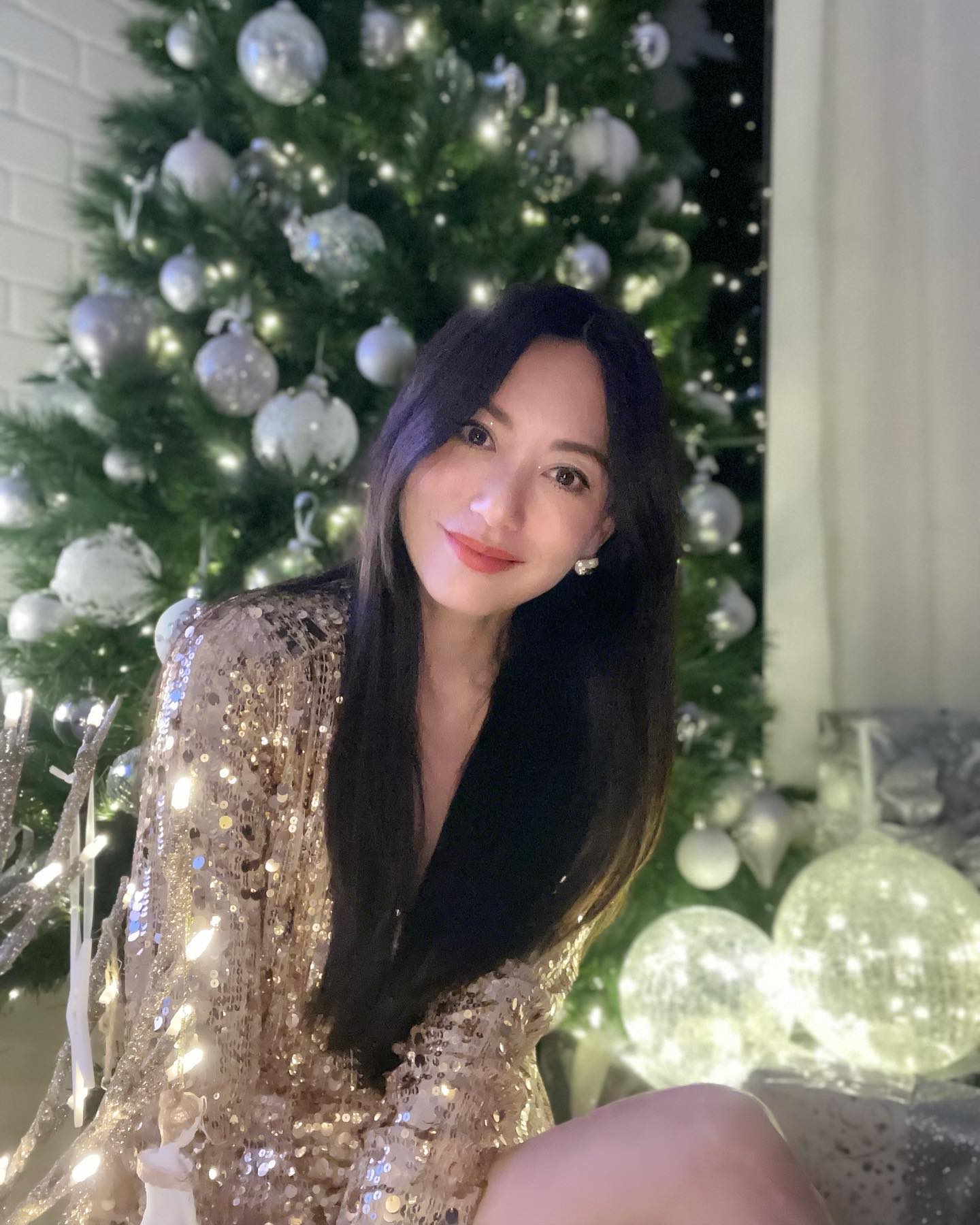 “Tiên nữ” showbiz lấy chồng hơn 17 tuổi và cái kết bất ngờ khi làm mẹ kế hào môn- Ảnh 6. “Tiên nữ” showbiz lấy chồng hơn 17 tuổi và cái kết bất ngờ khi làm mẹ kế hào môn- Ảnh 6.