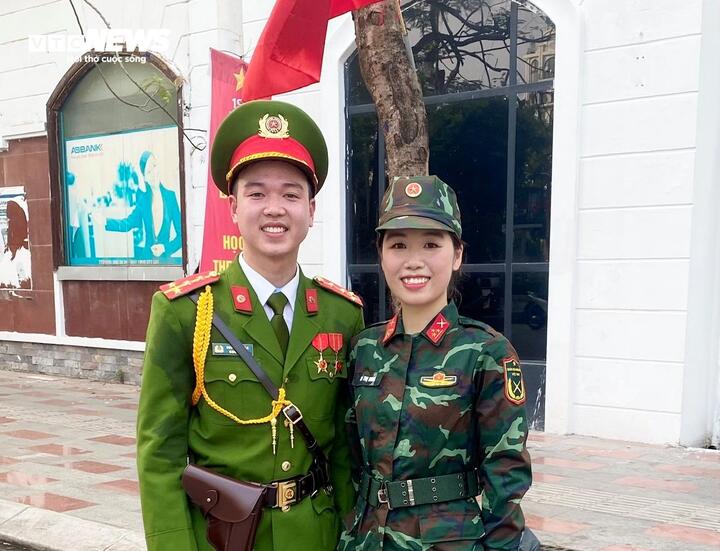 Những “bông hồng thép” tại lễ diễu hành ở Hải Phòng: Ngất xong tỉnh lại tập tiếp- Ảnh 4.