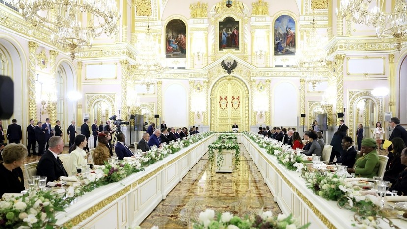 Bật mí thực đơn độc đáo trong tiệc chiêu đãi của Nga tại Điện Kremlin sau Lễ Duyệt binh Ngày Chiến thắng- Ảnh 3.