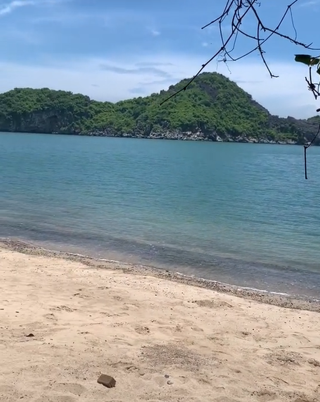 Bãi biển ở Cát Bà được mệnh danh là "thiên đường bí mật", nhiều người bất ngờ vì chưa từng nghe tên- Ảnh 8.