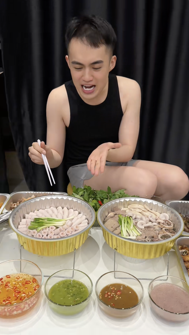 Hàng loạt video ăn lòng se điếu của người nổi tiếng bất ngờ viral trên TikTok, Tina Thảo Thi cũng bị réo tên- Ảnh 1.