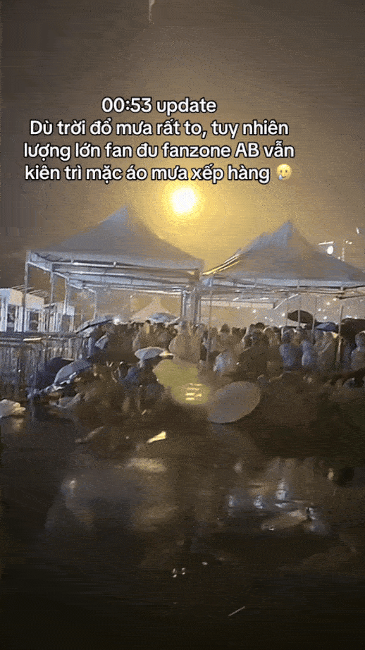 Fan đội mưa xuyên đêm "cắm chốt" trước 1 ngày diễn ra concert Anh Trai Say Hi D-6 tại Hà Nội, netizen thảo luận trái chiều- Ảnh 7.