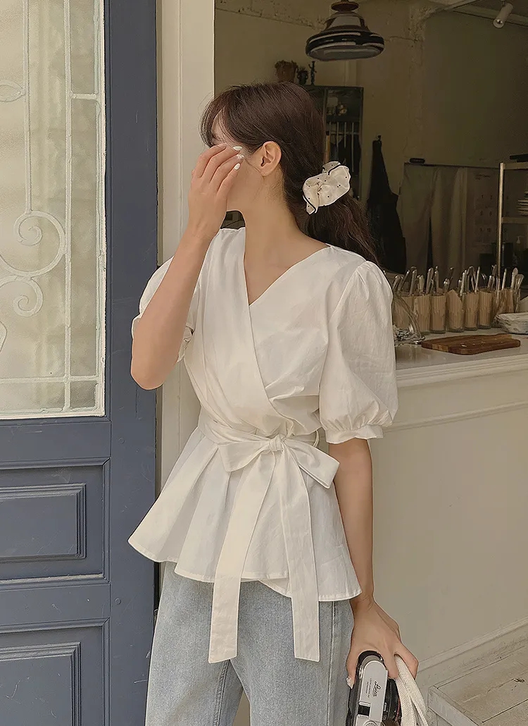 4 mẫu áo mùa hè giúp vóc dáng thon thả hơn- Ảnh 3.