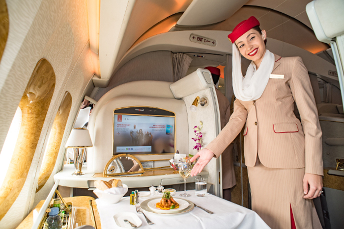 Xuất hiện một nghề "out trình" với mức lương 75 triệu/tháng: Được đi khắp nơi, bao cả ăn ở và đặc biệt không cần học đại học!- Ảnh 1. Xuất hiện một nghề "out trình" với mức lương 75 triệu/tháng: Được đi khắp nơi, bao cả ăn ở và đặc biệt không cần học đại học!- Ảnh 1.