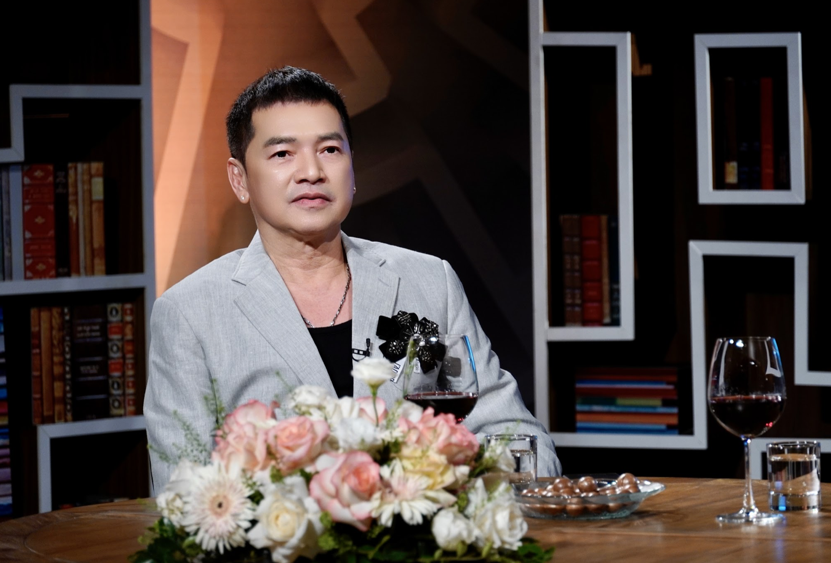 Sao nam Vbiz kết hôn lần 2 nhưng vẫn bị nghi ngờ giới tính, vợ mới Sao nam Vbiz kết hôn lần 2 nhưng vẫn bị nghi ngờ giới tính, vợ mới