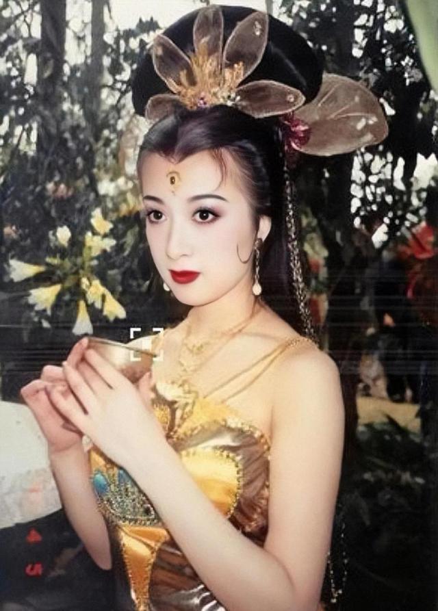 Mỹ nhân Tây Du Ký lộ phát ngôn coi thường dân quê, mắc bệnh ngôi sao nặng?- Ảnh 4. Mỹ nhân Tây Du Ký lộ phát ngôn coi thường dân quê, mắc bệnh ngôi sao nặng?- Ảnh 4.